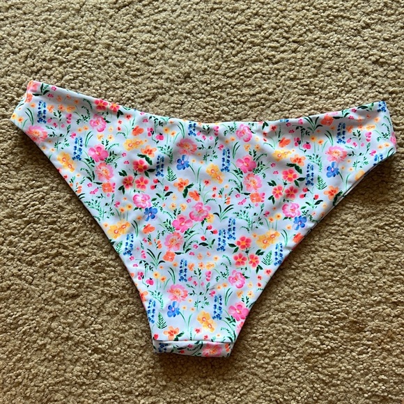 Kulani Kinis bikini - Picture 3 of 4